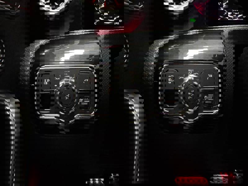 Image Mercedes-Benz CLA COUPÉ CLA 200 d Coupé AMG Line  CLA 200 d Coupé AMG Line