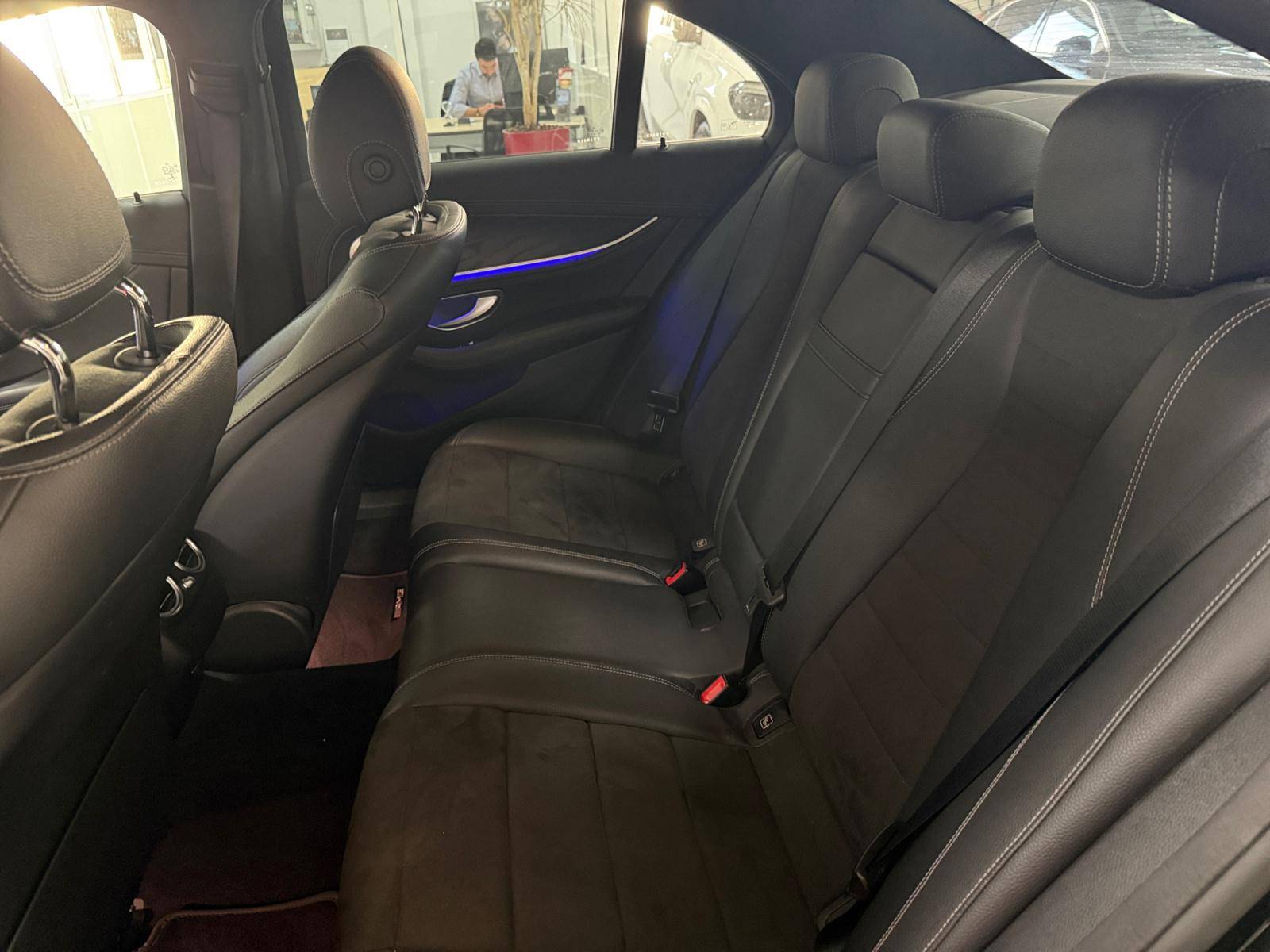 Image Mercedes-Benz CLASSE E BERLINE Classe E 300 de AMG Line Berline  Classe E 300 de 9G-Tronic AMG Line