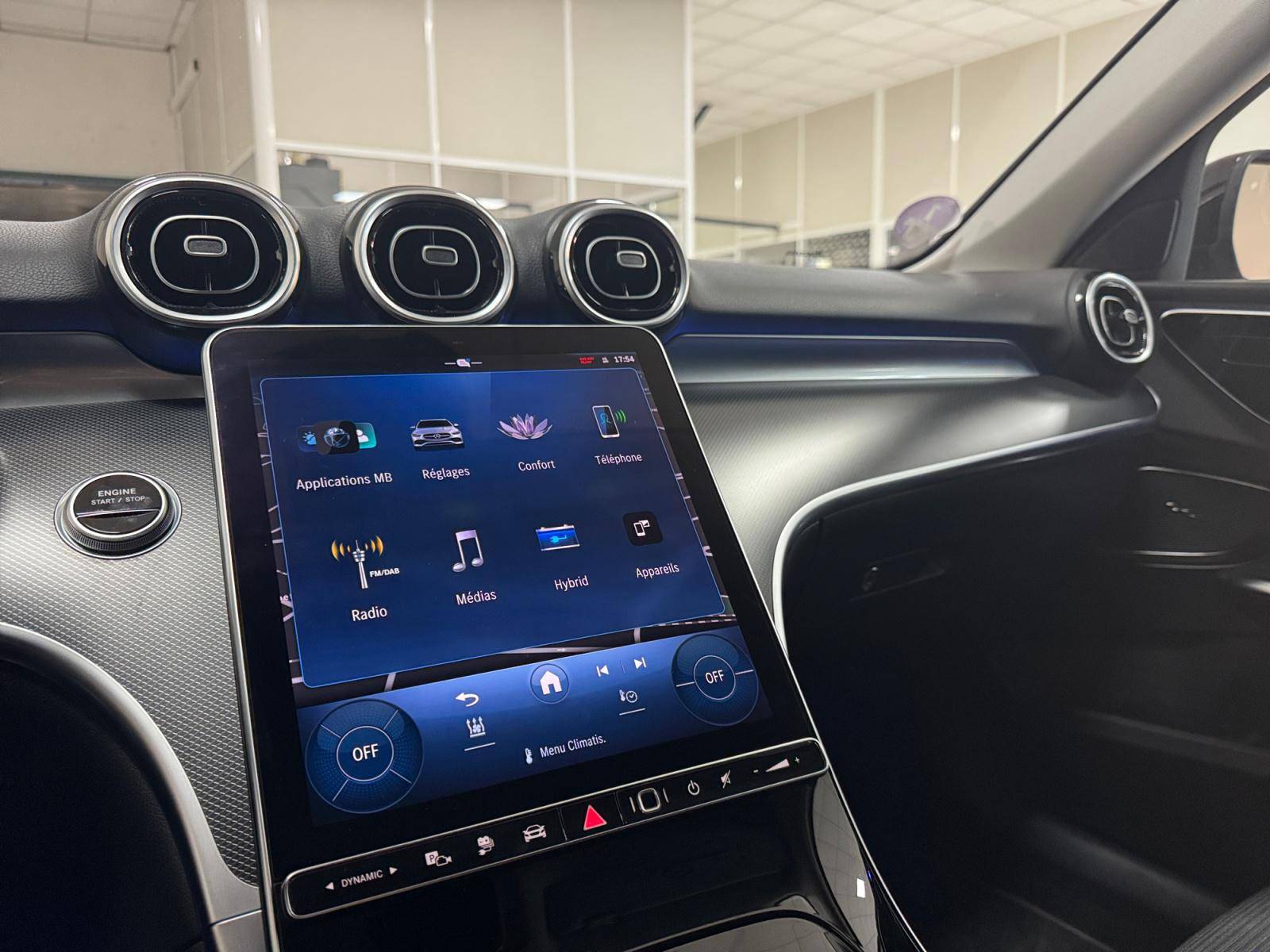 Image Mercedes-Benz CLASSE C BREAK Classe C 300 e Hybrid EQ Break Avantgarde Line  Classe C Break 300 e 9G-Tronic Avantgarde Line