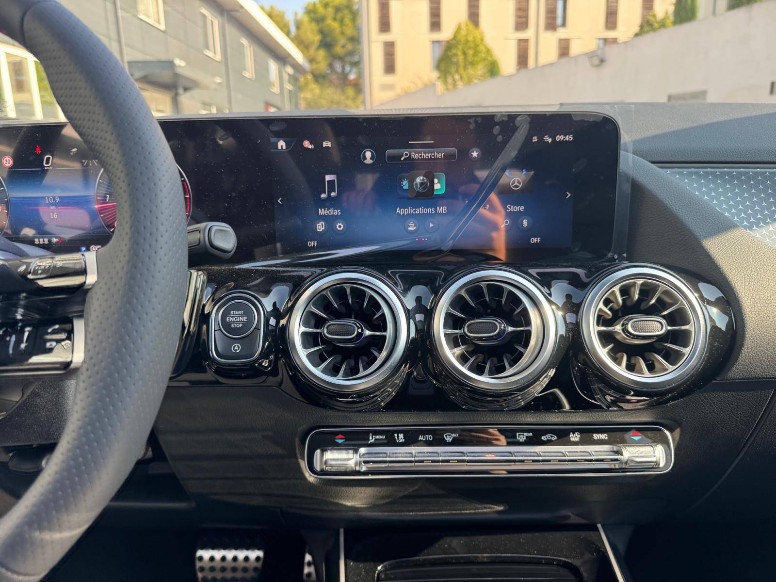 Image Mercedes-Benz GLA 200 d AMG Line  GLA 200 d AMG Line