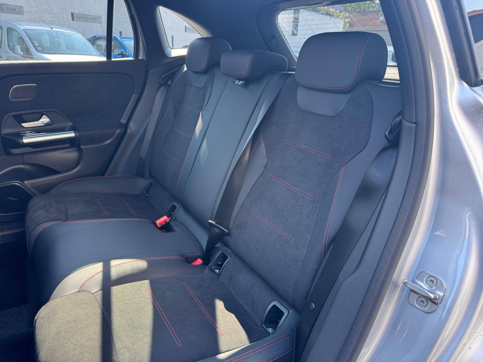 Image Mercedes-Benz GLA 200 d AMG Line  GLA 200 d AMG Line