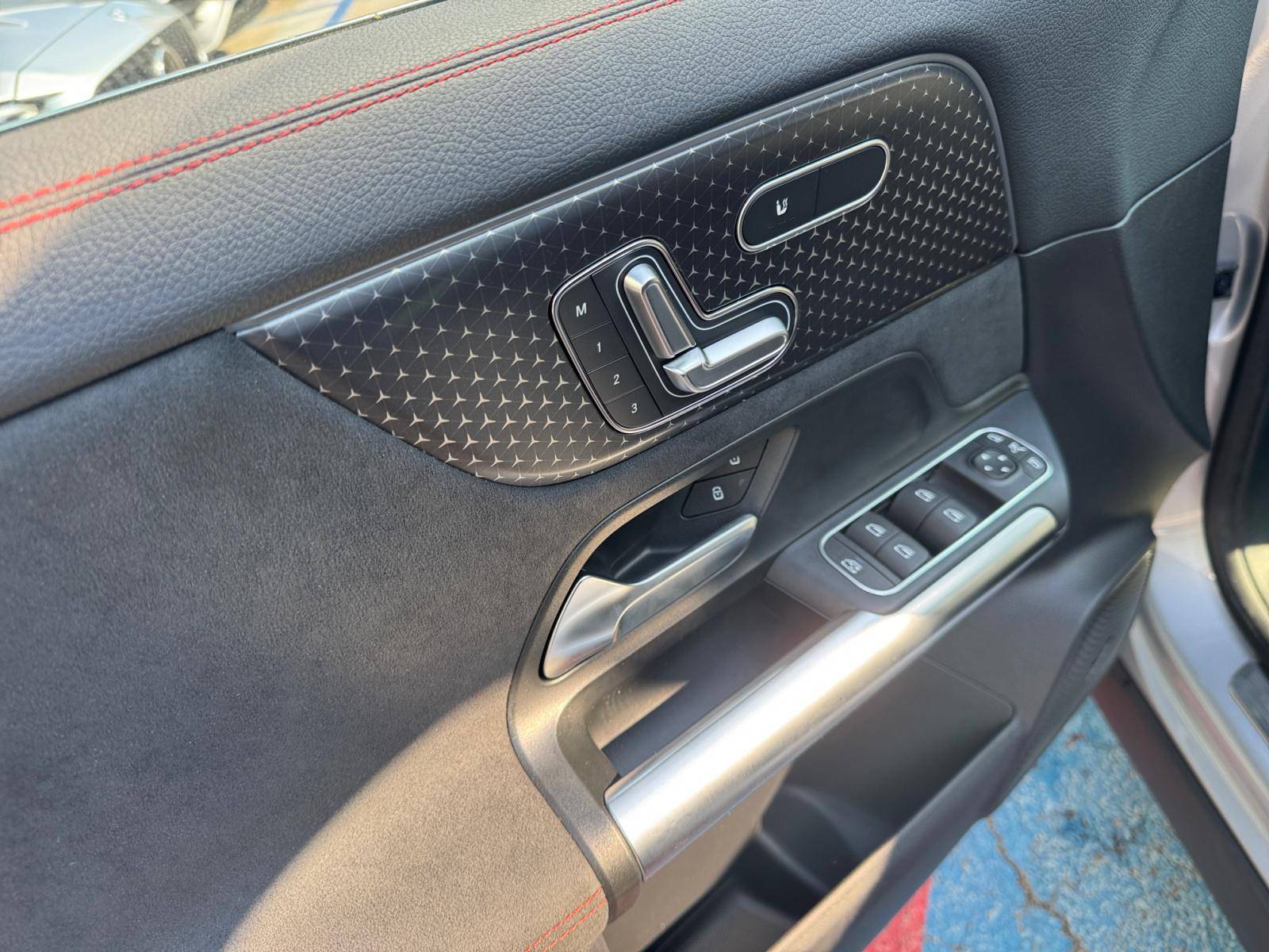 Image Mercedes-Benz GLA 200 d AMG Line  GLA 200 d AMG Line