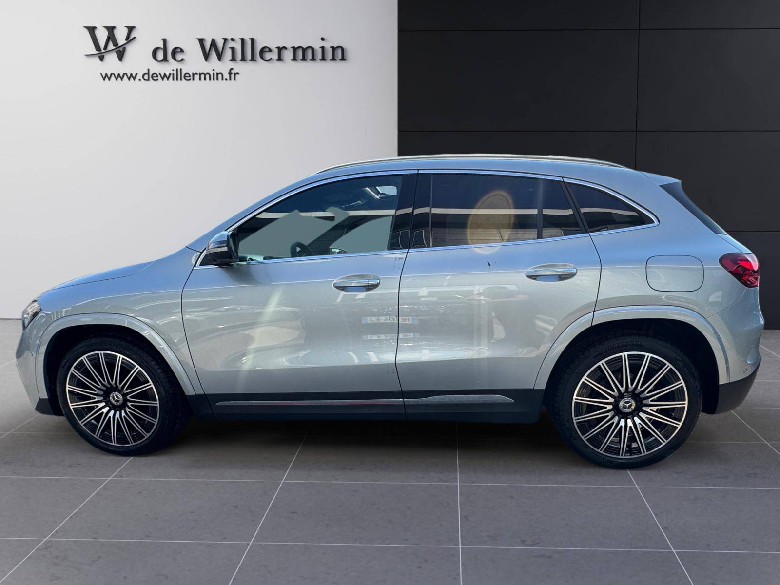 Image Mercedes-Benz GLA 200 d AMG Line  GLA 200 d AMG Line