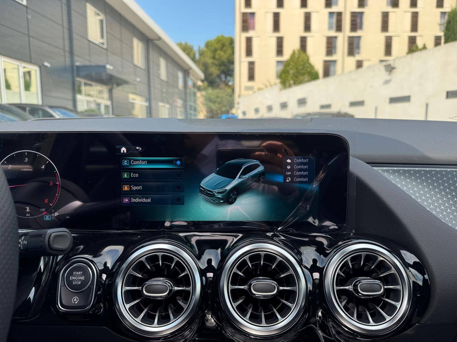 Image Mercedes-Benz GLA 200 d AMG Line  GLA 200 d AMG Line