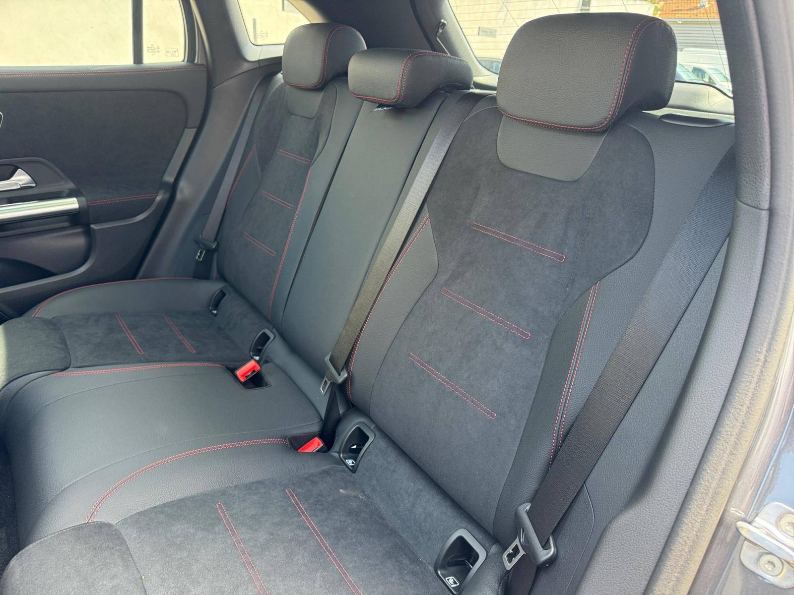 Image Mercedes-Benz GLA 200 d AMG Line  GLA 200 d AMG Line