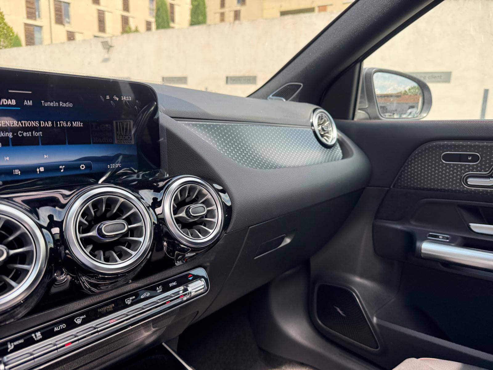 Image Mercedes-Benz GLA 200 d AMG Line  GLA 200 d AMG Line