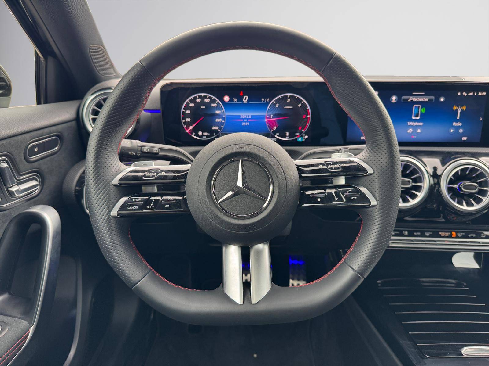 Image Mercedes-Benz CLASSE A 200 d AMG Line  Classe A 200 d AMG Line