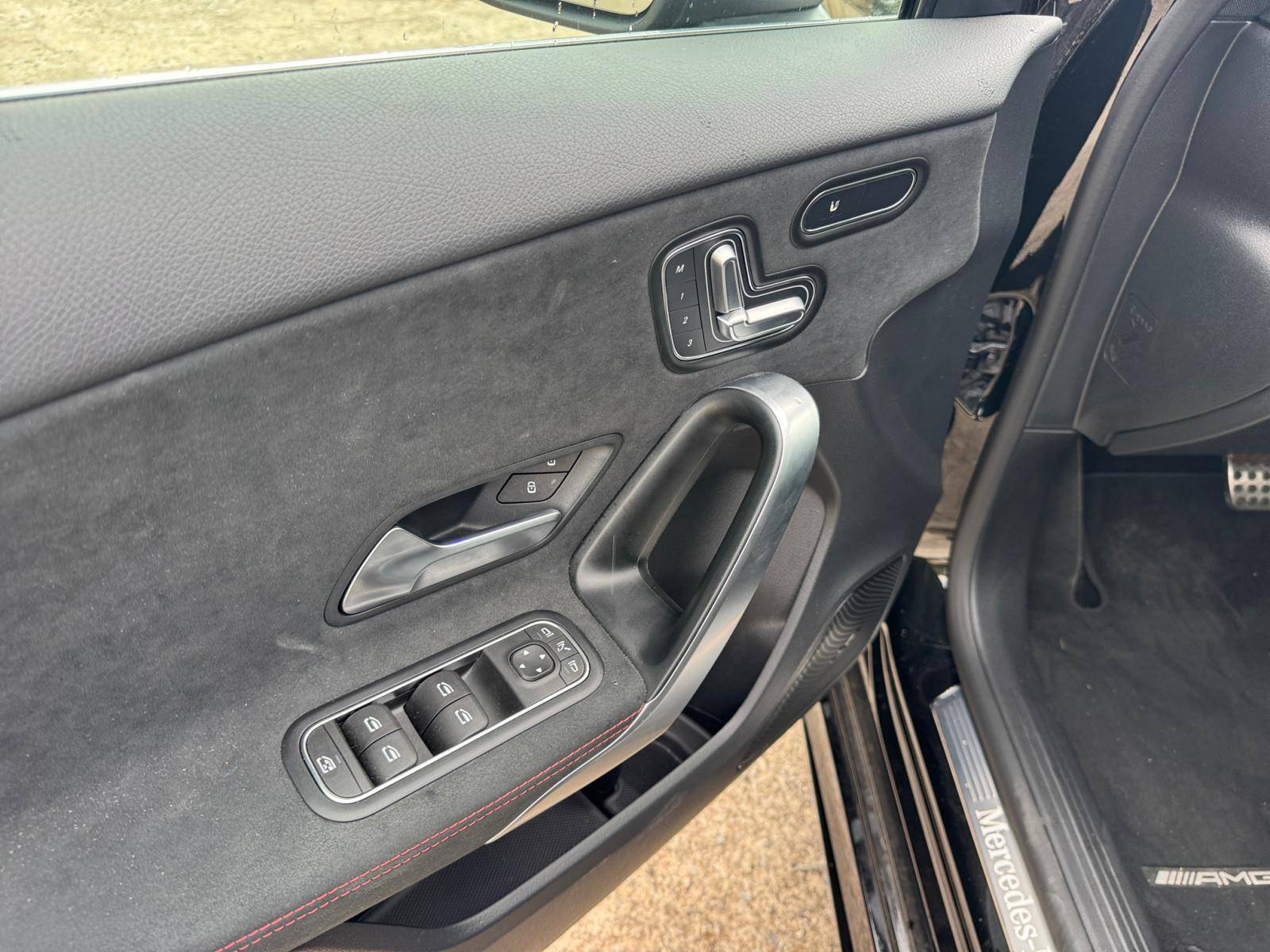 Image Mercedes-Benz CLASSE A 200 d AMG Line  Classe A 200 d AMG Line