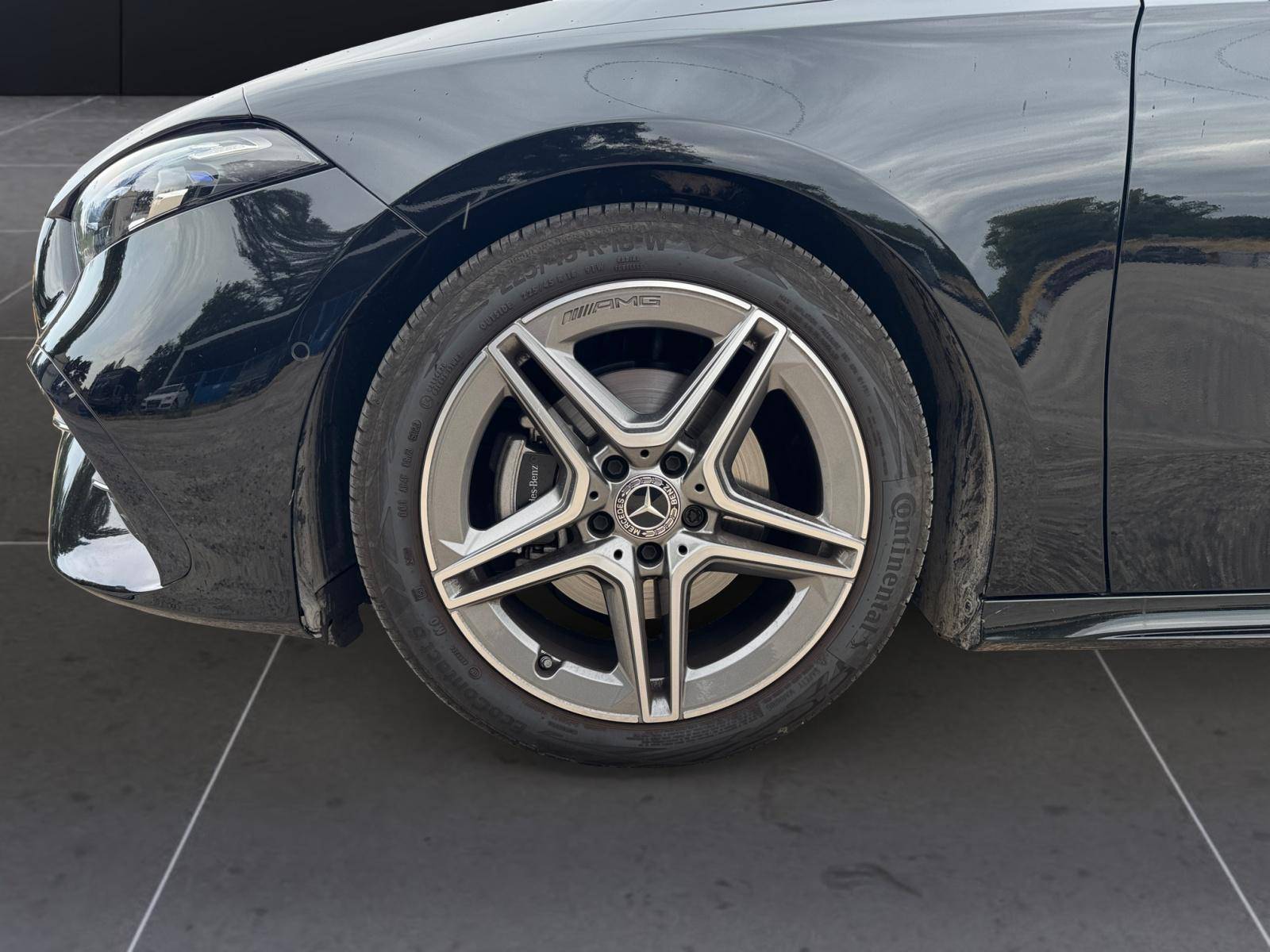 Image Mercedes-Benz CLASSE A 200 d AMG Line  Classe A 200 d AMG Line