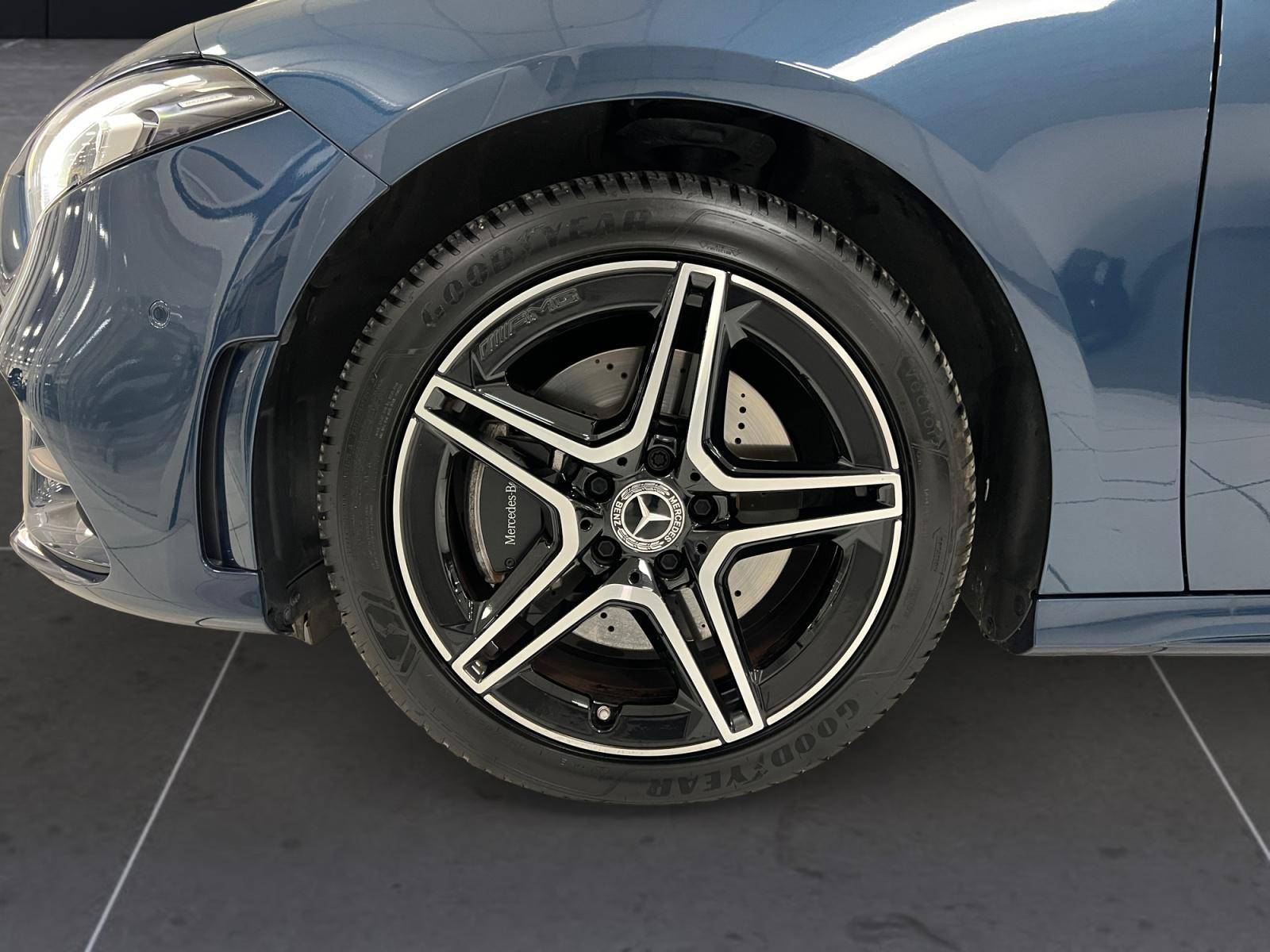 Image Mercedes-Benz CLASSE A 250 e AMG Line  Classe A 250 e 8G-DCT AMG Line