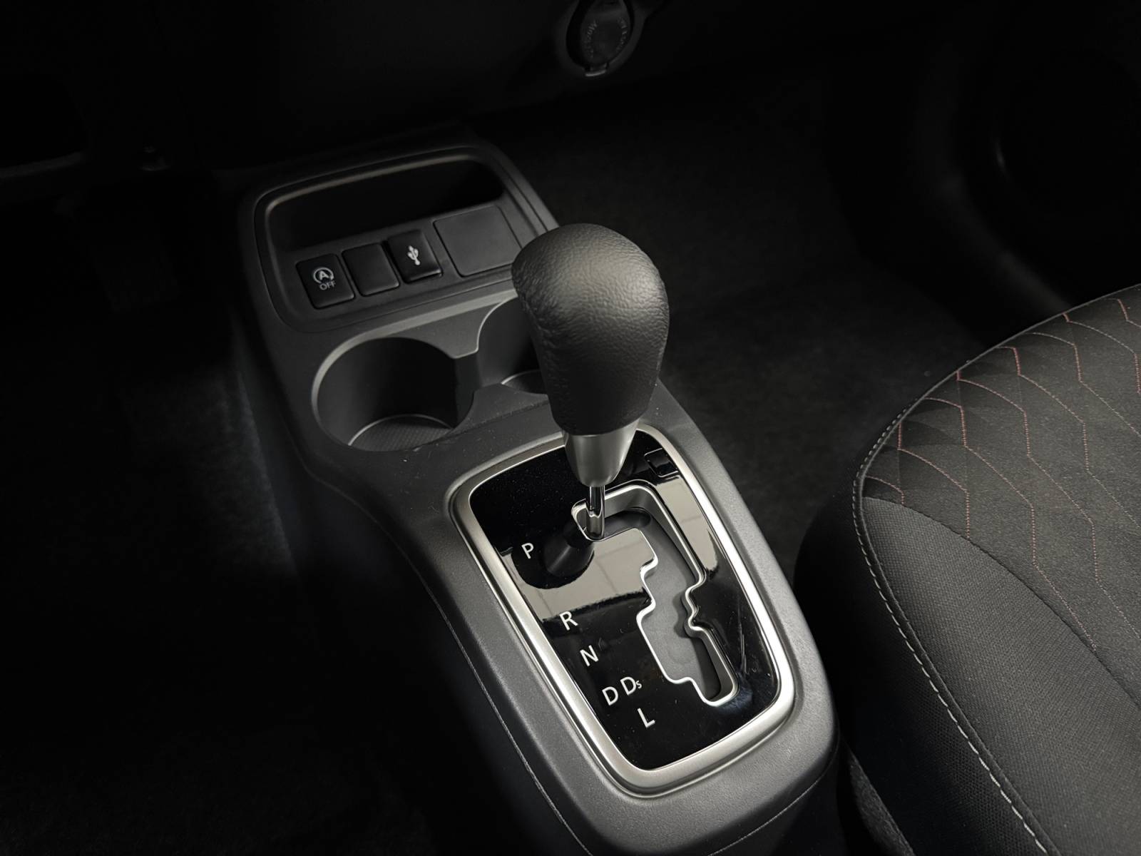 Image Mitsubishi SPACE STAR 1.2 MIVEC 71ch CVT AS&G Red Line Edition  