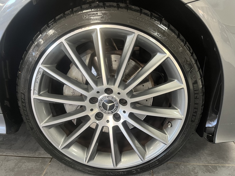 Image Mercedes-Benz CLASSE E COUPÉ Classe E 220 d 4MATIC AMG Line Coupé  Classe E Coupé 220 d 9G-Tronic 4-Matic AMG Line