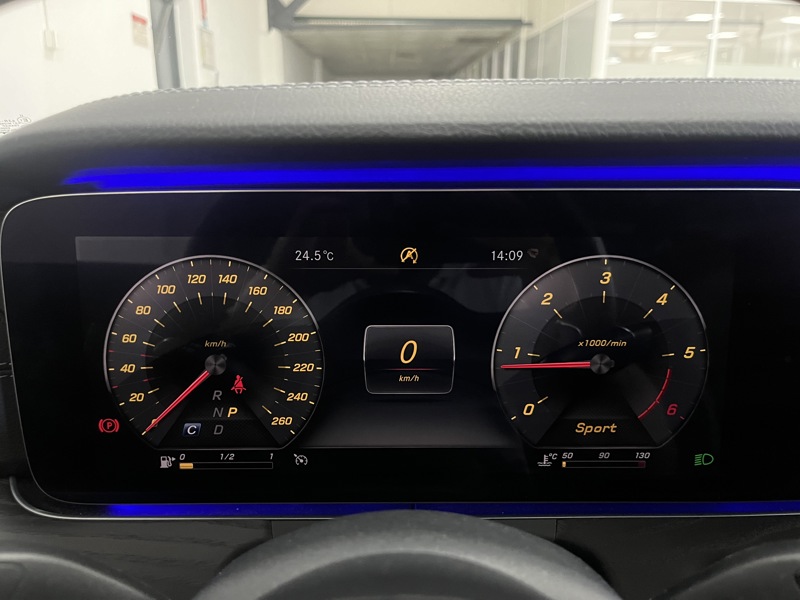 Image Mercedes-Benz CLASSE E COUPÉ Classe E 220 d 4MATIC AMG Line Coupé  Classe E Coupé 220 d 9G-Tronic 4-Matic AMG Line