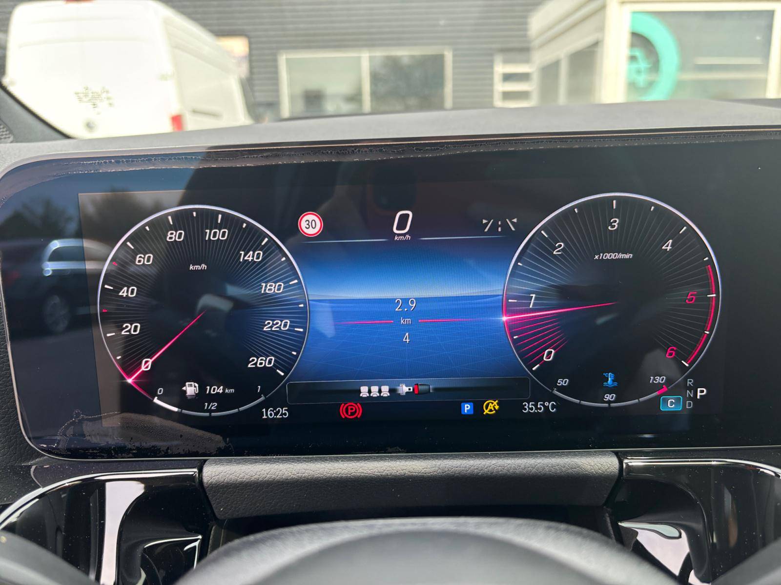 Image Mercedes-Benz GLA 200 d AMG Line  GLA 200 d AMG Line