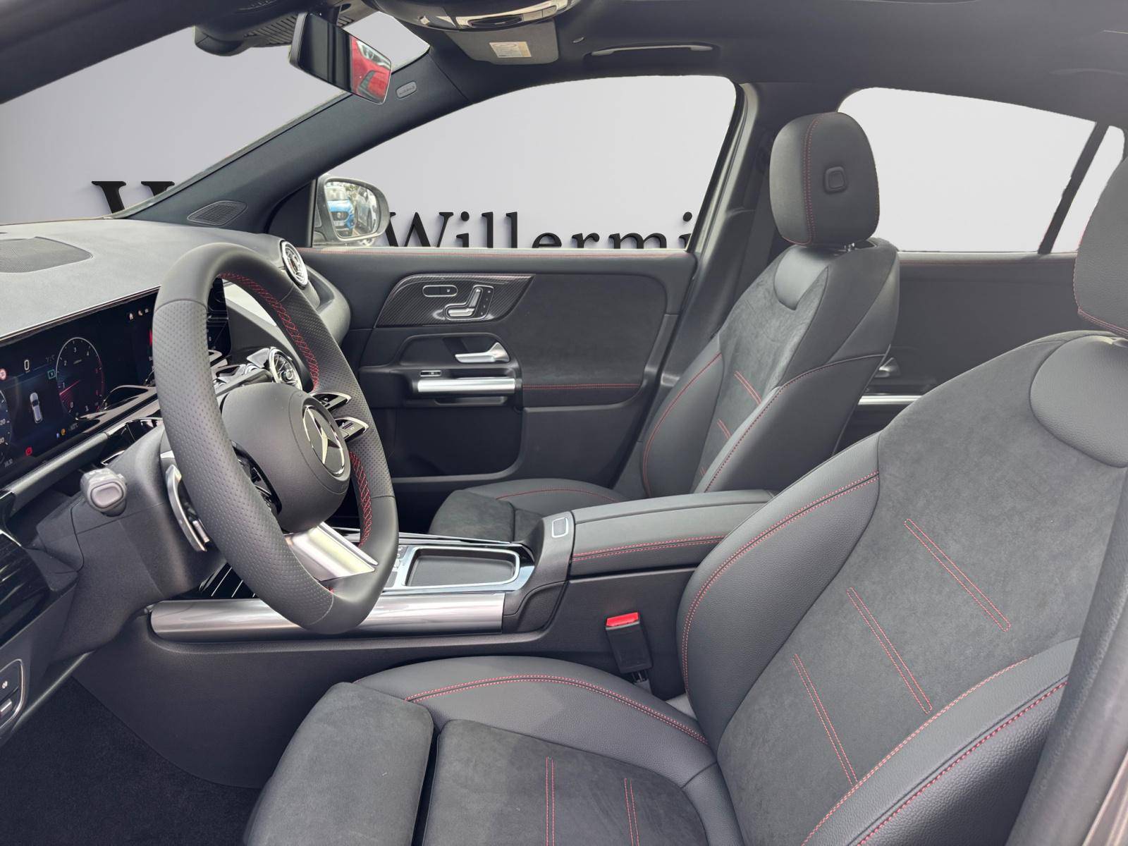 Image Mercedes-Benz GLA 200 d AMG Line  GLA 200 d AMG Line