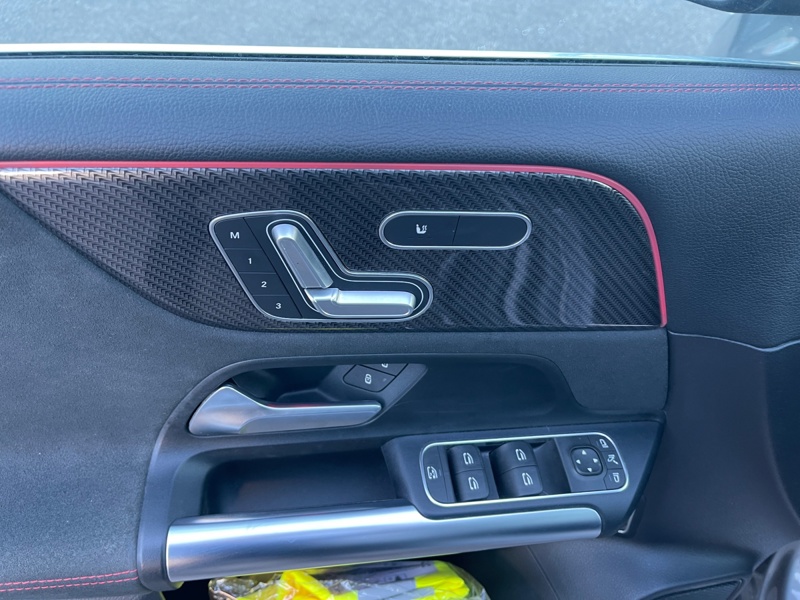 Image Mercedes-Benz CLASSE B 200 d AMG Line Edition  Classe B 200 d 8G-DCT AMG Line Edition