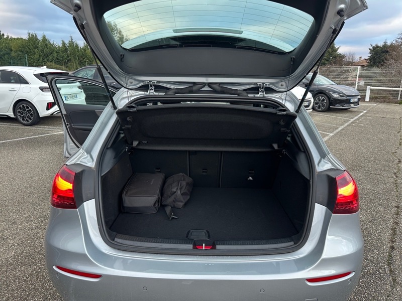 Image Mercedes-Benz CLASSE A 250 e Hybrid EQ Progressive Line  Classe A 250 e 8G-DCT Progressive Line