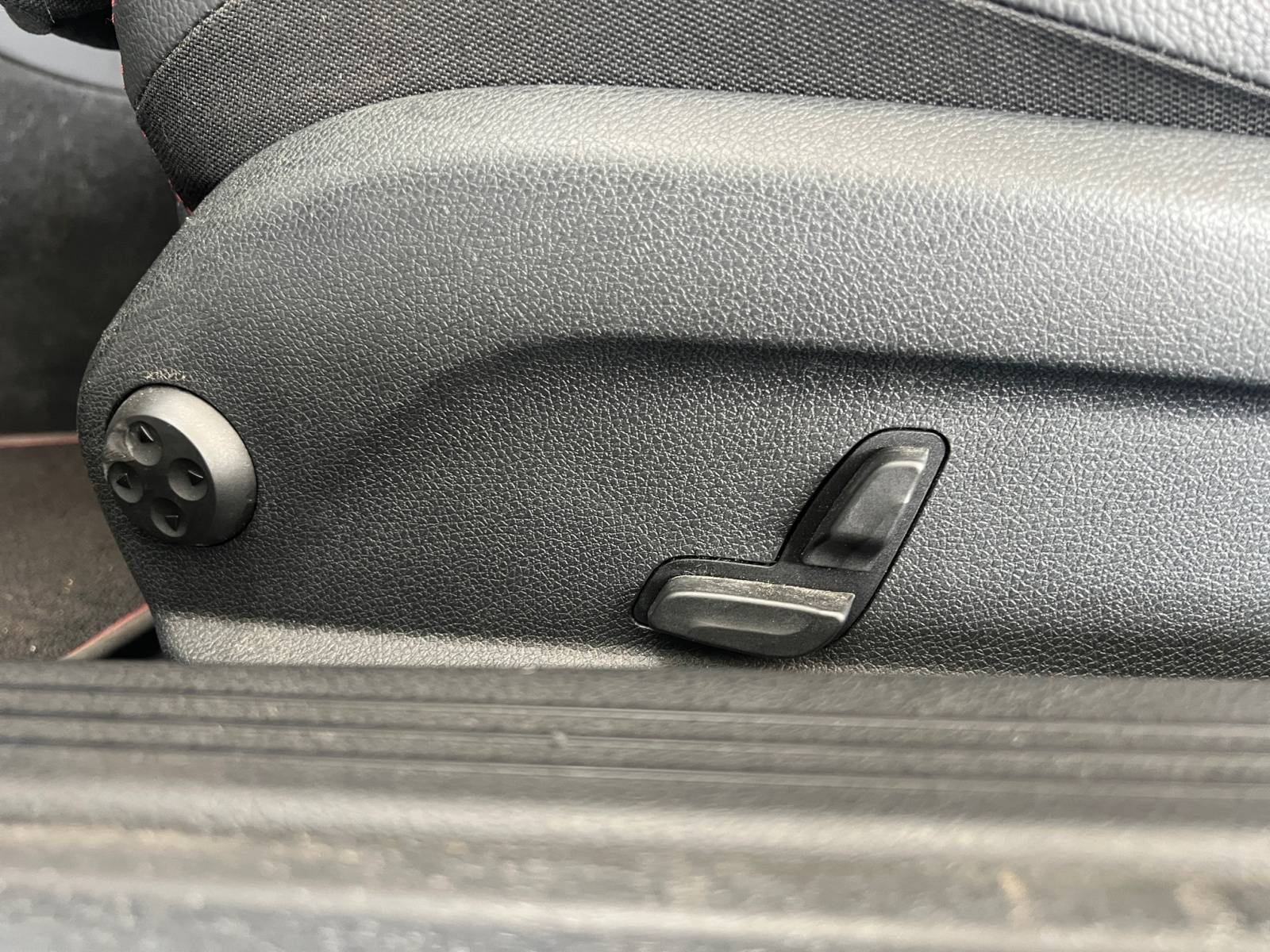 Image Mercedes-Benz CLASSE C COUPÉ Mercedes-AMG C 43 4MATIC Coupé  Classe C Coupé 43 Mercedes-AMG 9G-TCT SPEEDSHIFT AMG 4Matic