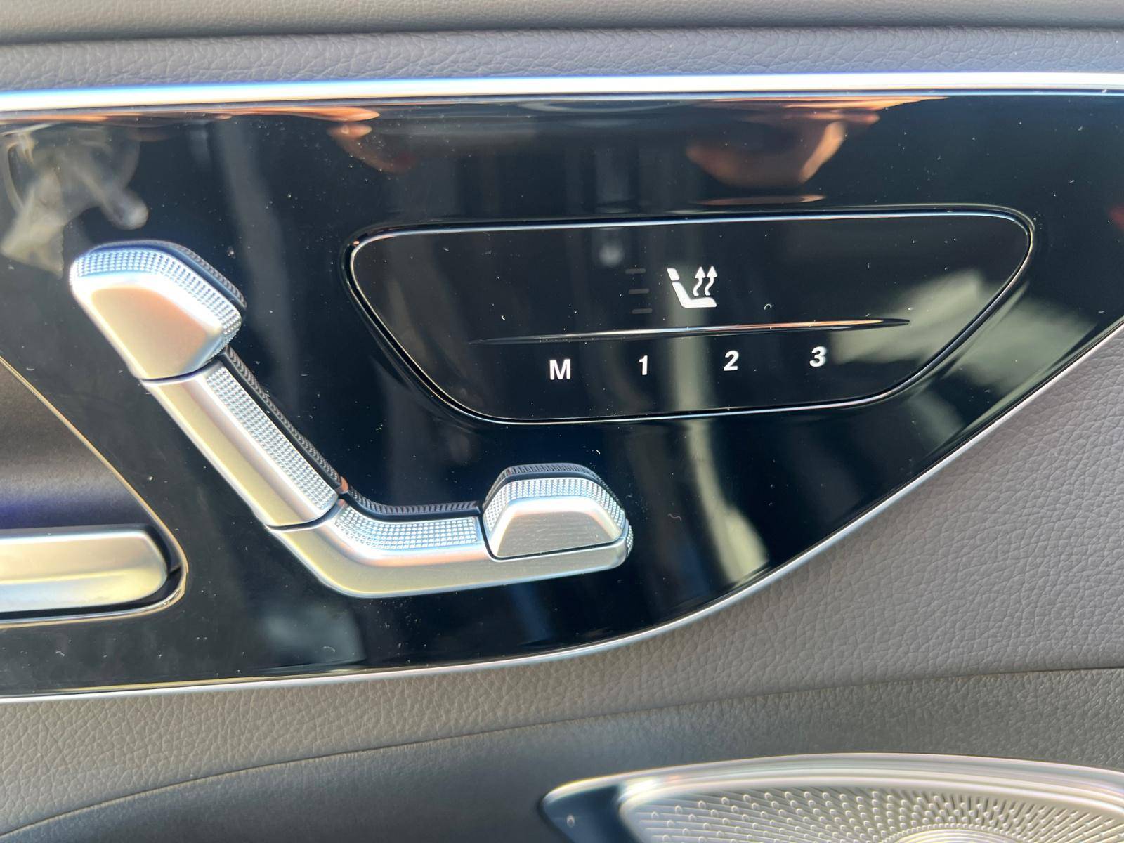 Image Mercedes-Benz CLASSE C BREAK Classe C 300 e Hybrid EQ Break AMG Line  Classe C 300 e Hybrid EQ Break AMG Line