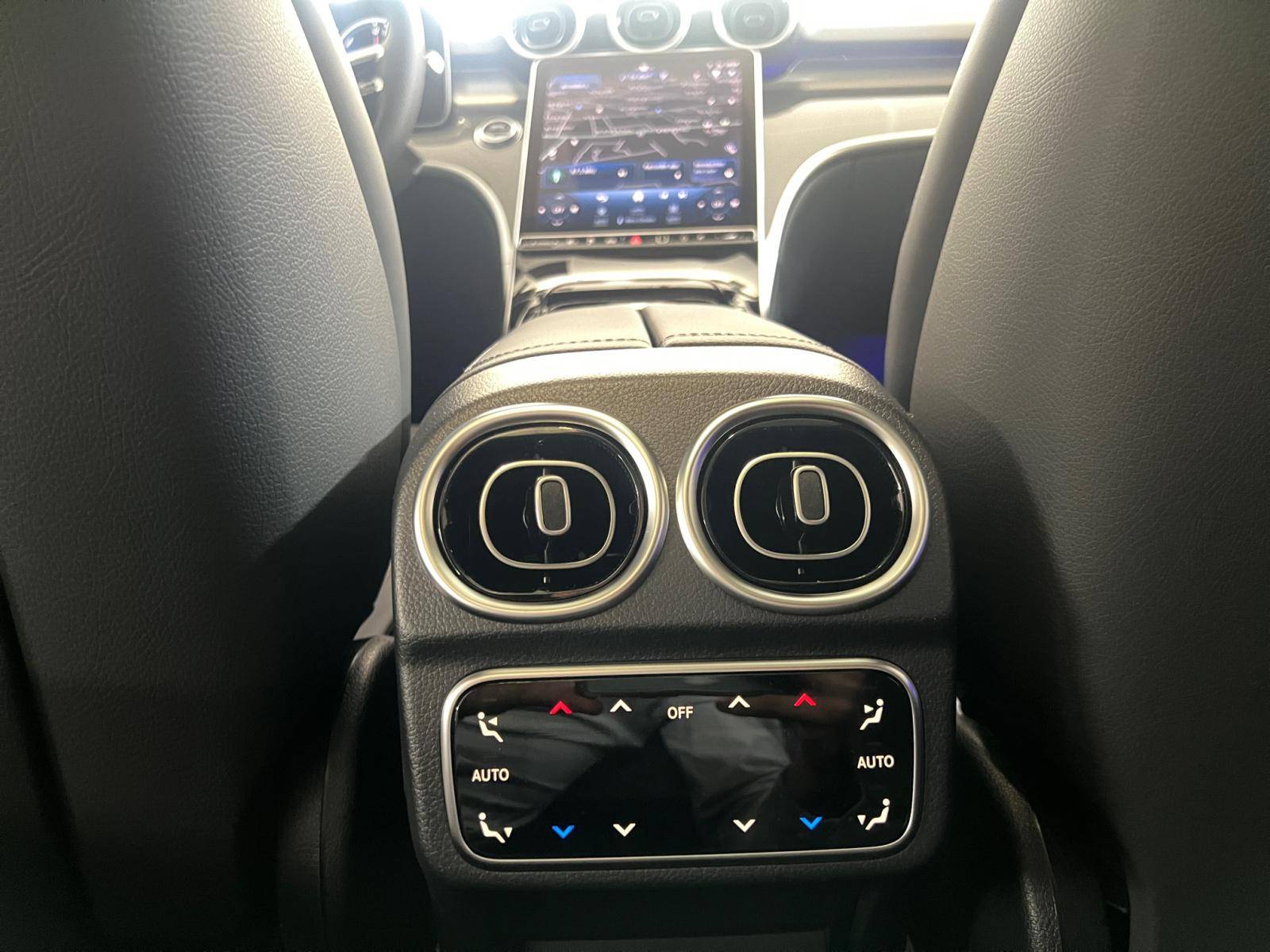 Image Mercedes-Benz CLASSE C BREAK Classe C 300 e Hybrid EQ Break AMG Line  Classe C 300 e Hybrid EQ Break AMG Line