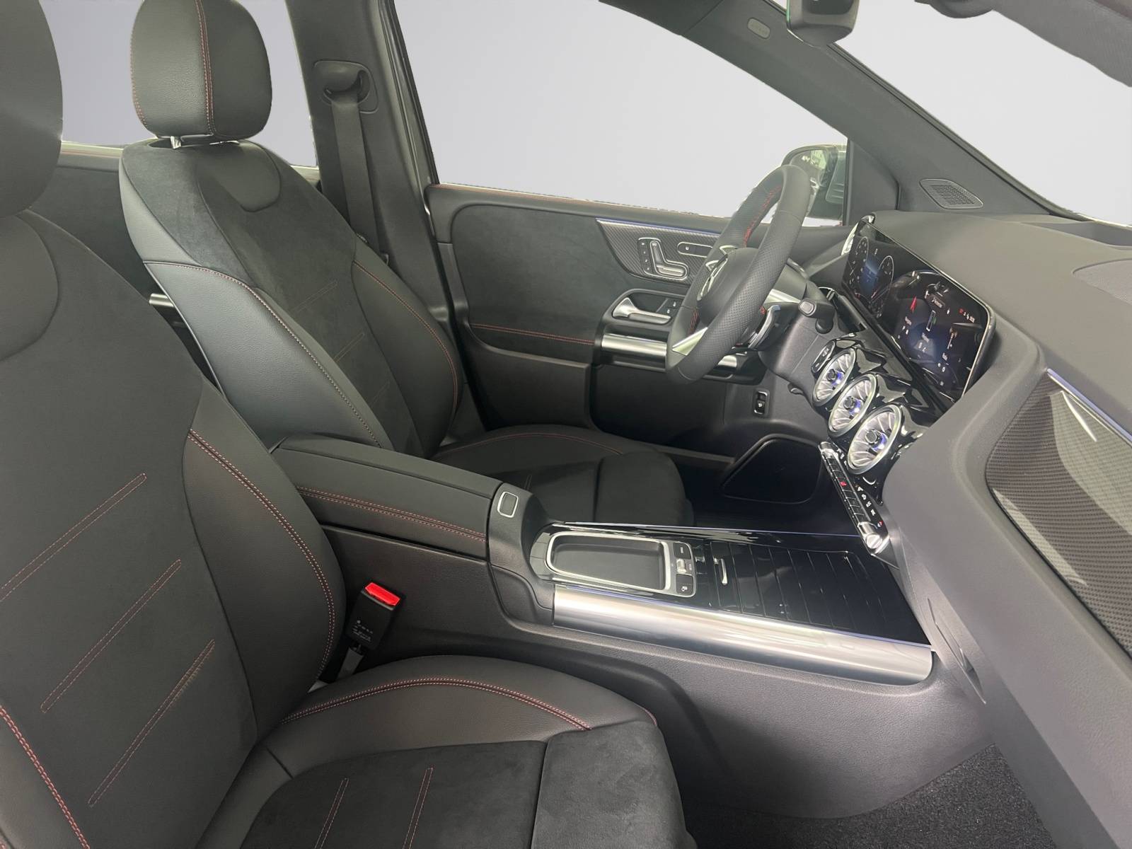 Image Mercedes-Benz CLASSE B 200 d AMG Line  Classe B 200 d AMG Line