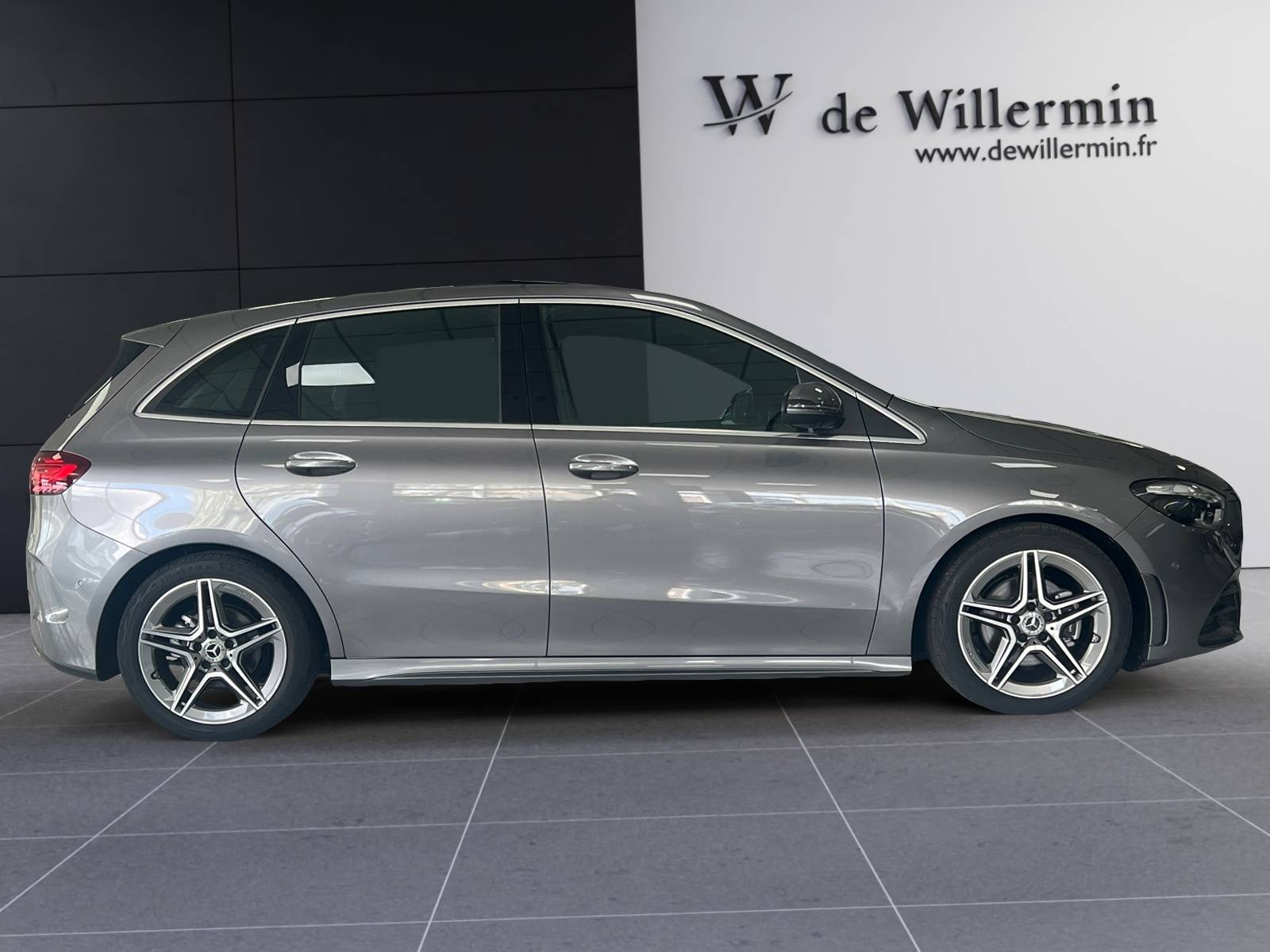 Image Mercedes-Benz CLASSE B 200 d AMG Line  Classe B 200 d AMG Line