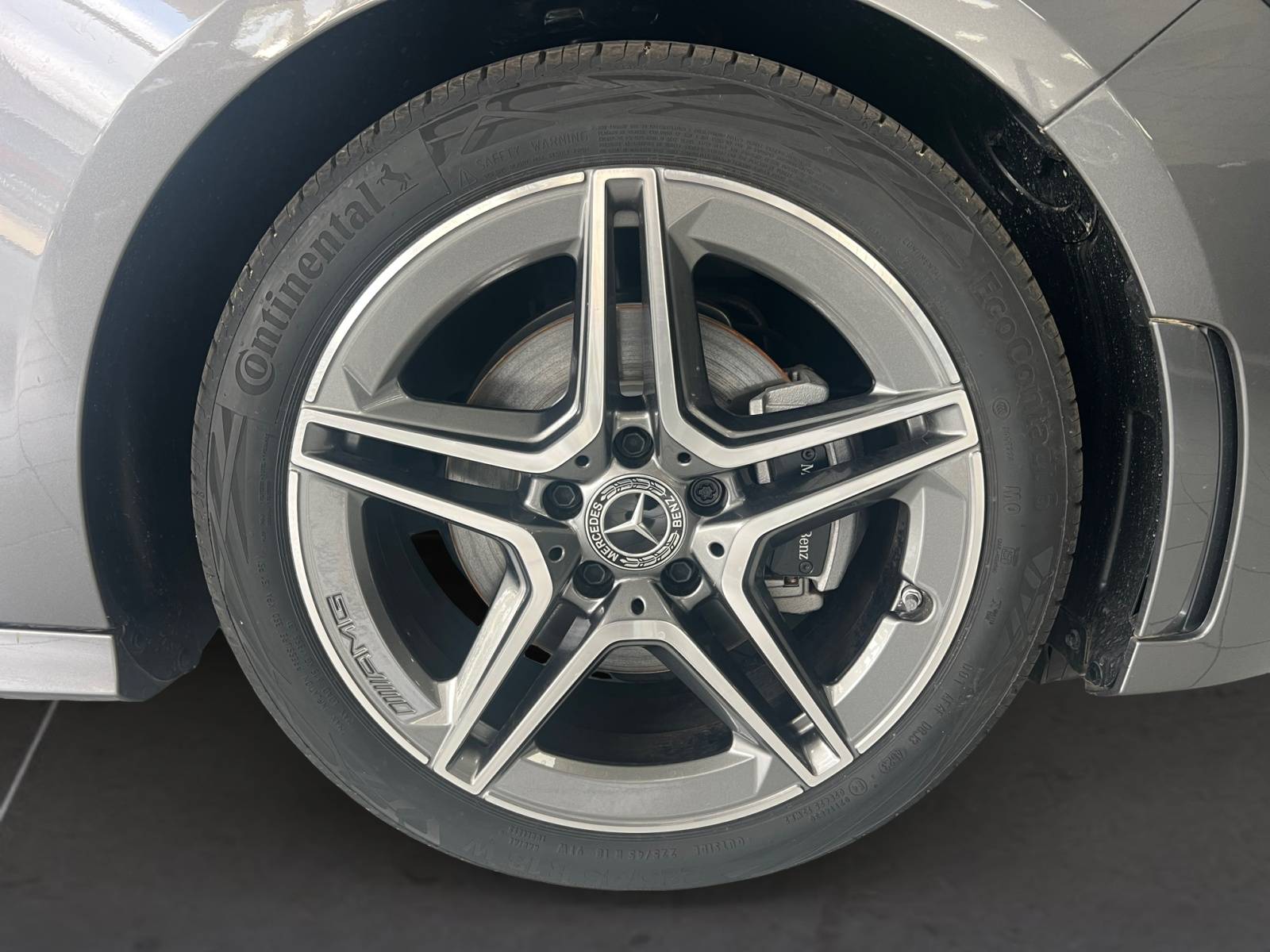 Image Mercedes-Benz CLASSE B 200 d AMG Line  Classe B 200 d AMG Line