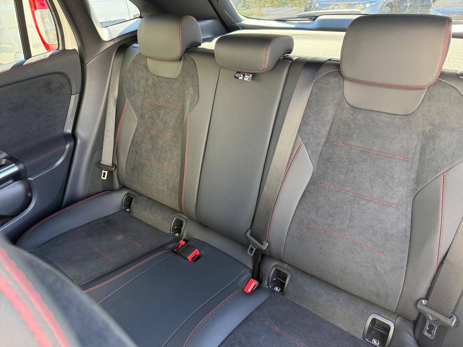 Image Mercedes-Benz GLA 200 d AMG Line  