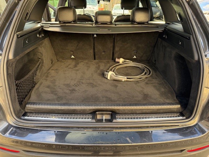 Image Mercedes-Benz GLC SUV GLC 300de 4MATIC SUV AMG Line  