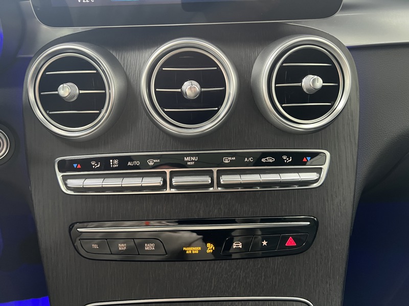 Image Mercedes-Benz GLC COUPÉ GLC 220 d 4MATIC Coupé AMG Line  