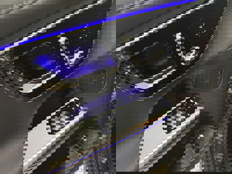 Image Mercedes-Benz GLC SUV GLC 220 d 4MATIC AMG Line  GLC 220 d 4MATIC AMG Line