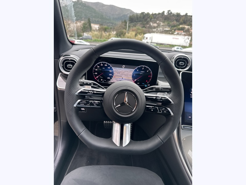 Image Mercedes-Benz GLC SUV GLC 220 d 4MATIC AMG Line  GLC 220 d 4MATIC AMG Line