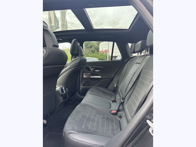 Image Mercedes-Benz GLC SUV GLC 220 d 4MATIC AMG Line  GLC 220 d 4MATIC AMG Line