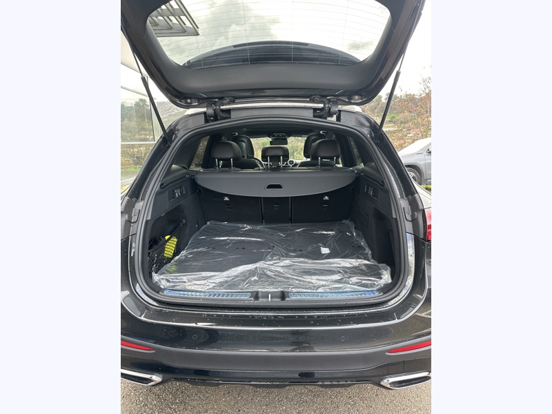 Image Mercedes-Benz GLC SUV GLC 220 d 4MATIC AMG Line  GLC 220 d 4MATIC AMG Line