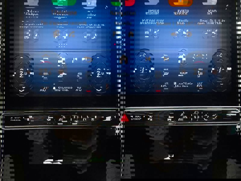 Image Mercedes-Benz GLC SUV GLC 220 d 4MATIC AMG Line  GLC 220 d 4MATIC AMG Line