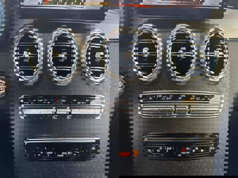 Image Mercedes-Benz GLC SUV GLC 300de 4MATIC SUV AMG Line  