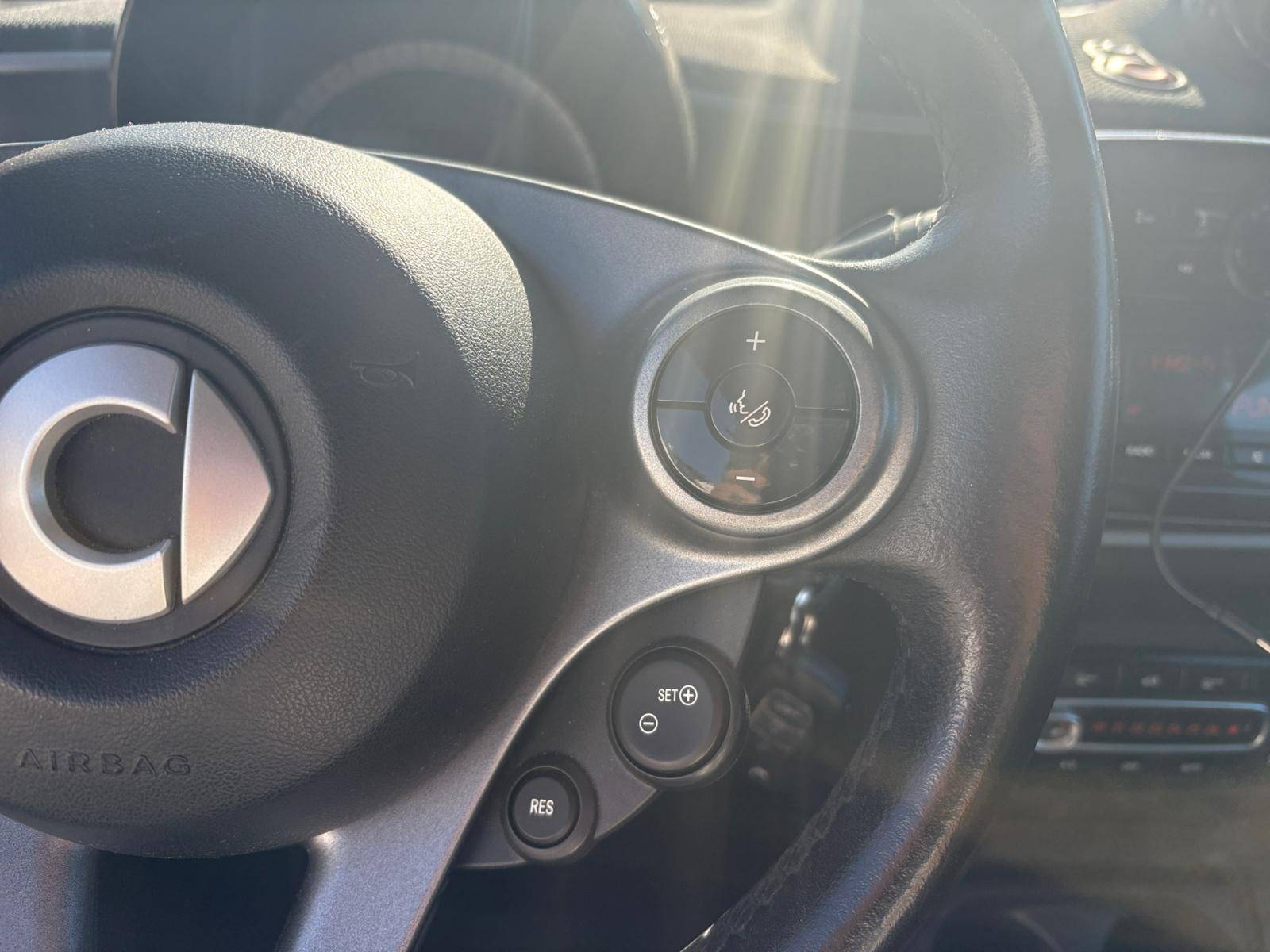 Image Smart FORTWO CABRIO Base 52 kW passion 1.0 71 ch 