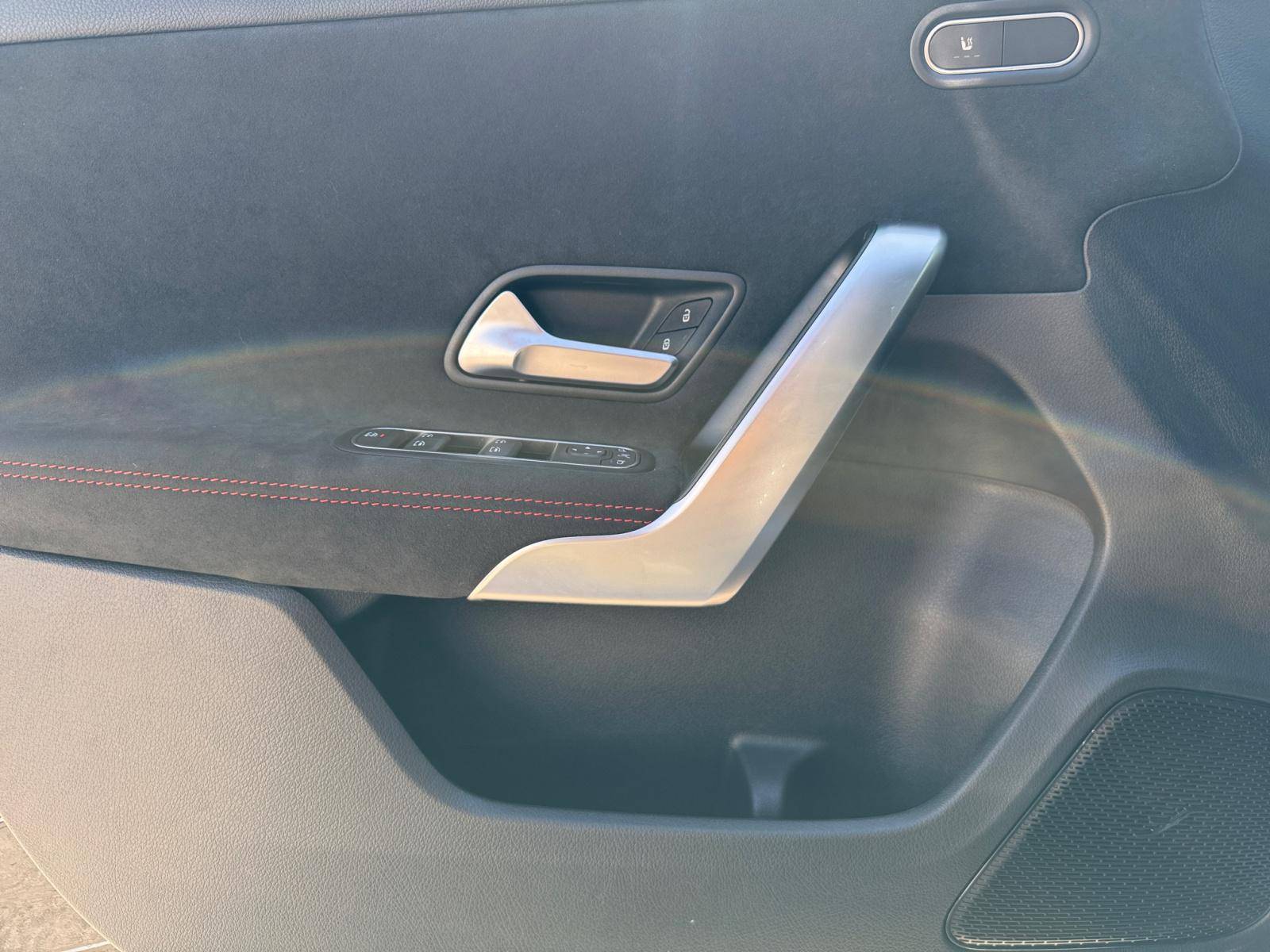 Image Mercedes-Benz CLASSE A 180 AMG Line  Classe A 180 AMG Line