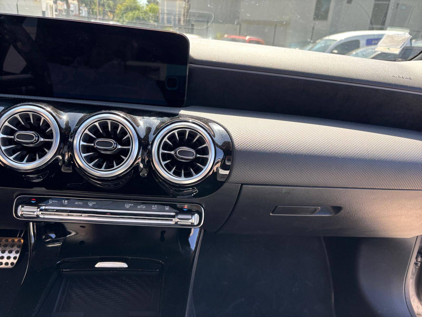 Image Mercedes-Benz CLASSE A 250 e AMG Line  Classe A 250 e Hybrid EQ AMG Line