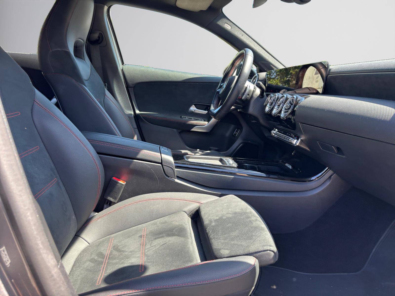 Image Mercedes-Benz CLASSE A 250 e AMG Line  Classe A 250 e Hybrid EQ AMG Line