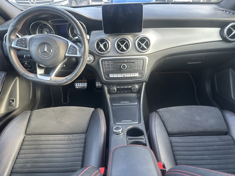 Image Mercedes-Benz GLA 180 Fascination  