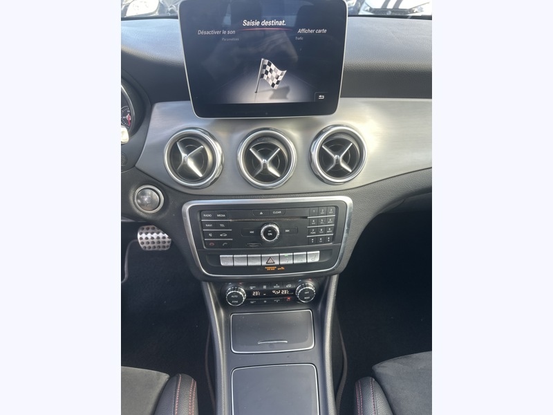 Image Mercedes-Benz GLA 180 Fascination  