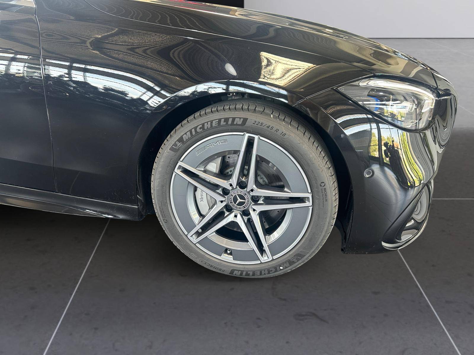 Image Mercedes-Benz CLASSE C BREAK Classe C 220 d Break AMG Line  Classe C 220 d Break AMG Line