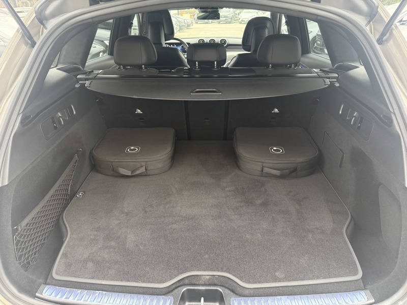 Image Mercedes-Benz GLC SUV GLC 300 de Hybrid EQ 4MATIC AMG Line  GLC 300de 4MATIC SUV AMG Line