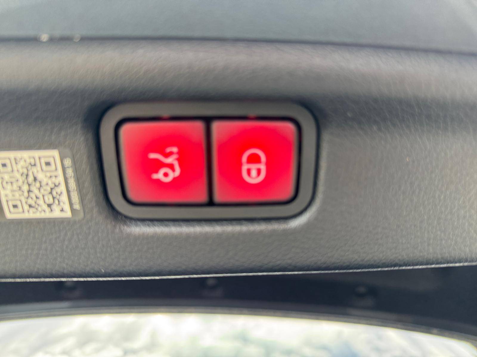 Image Mercedes-Benz CLASSE C BERLINE Classe C 300 e Hybrid EQ Berline AMG Line  Classe C 300 e Hybrid EQ Berline AMG Line