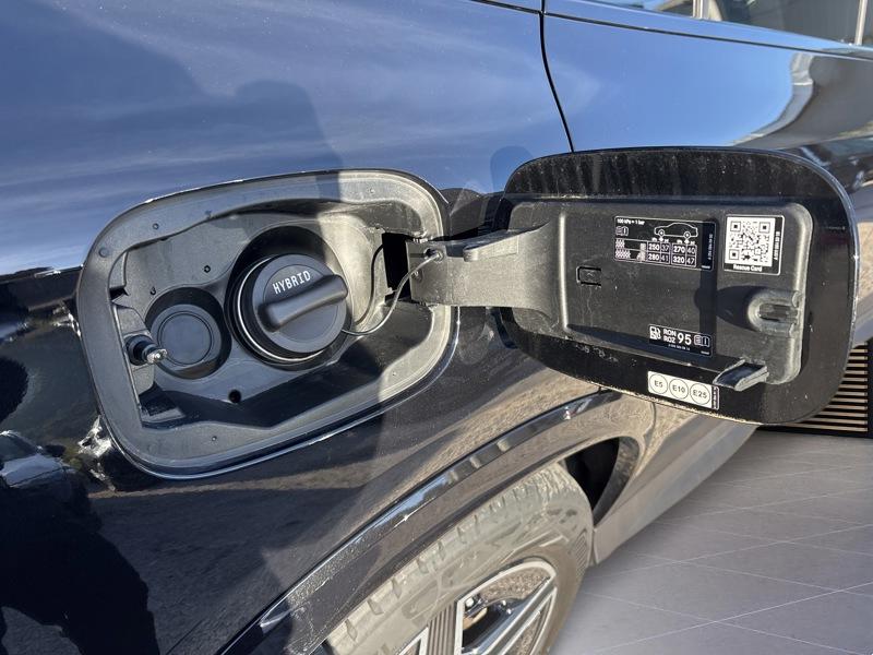 Image Mercedes-Benz GLC SUV GLC 300 e  Hybrid EQ 4MATIC AMG Line  GLC 300 e  Hybrid EQ 4MATIC AMG Line