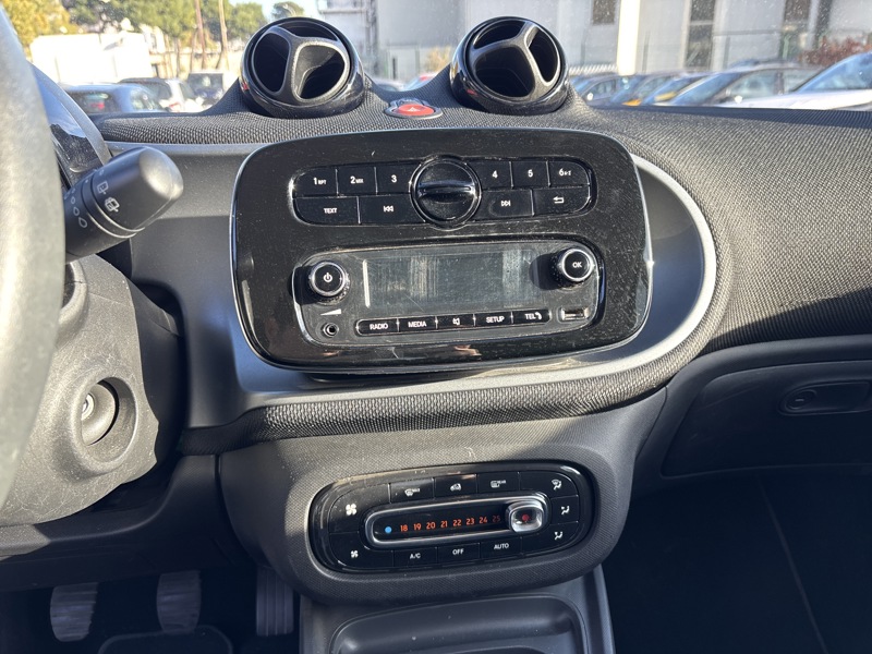 Image Smart FORTWO COUPE Base 66 kW passion 0.9 90 ch 